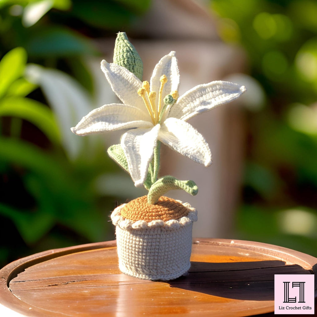 Gehäkelte Blume im Topf