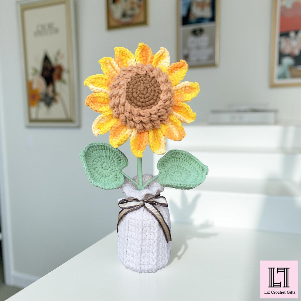 Gehäkelte Blume in Garnvase Sonnenblume