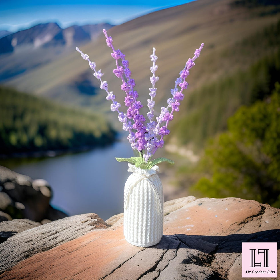 Gehäkelter Blumenstrauß Lavendel
