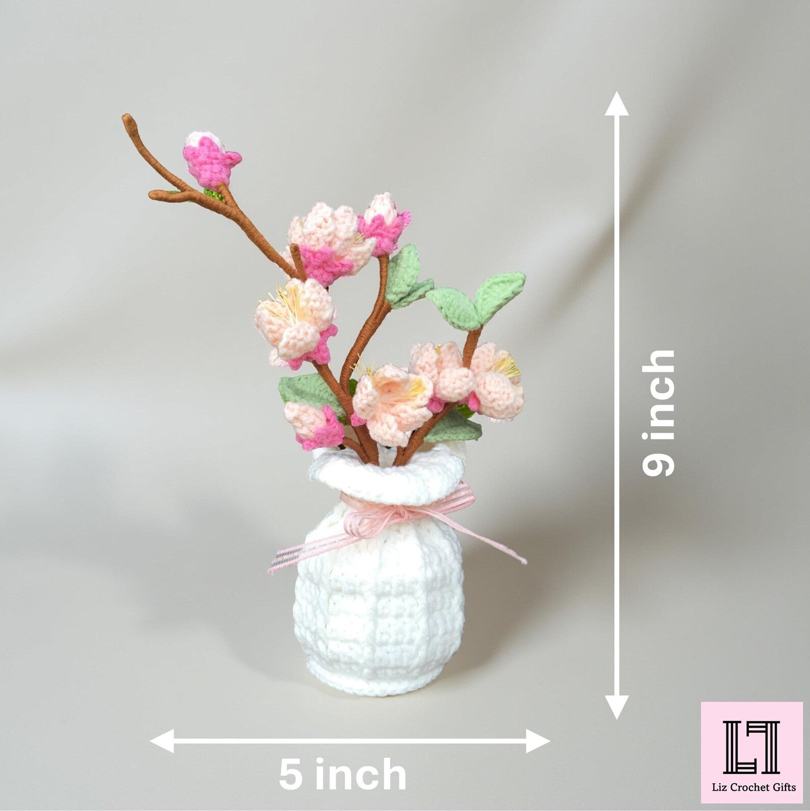 Gehäkeltes Blumenarrangement Aprikosenblüte