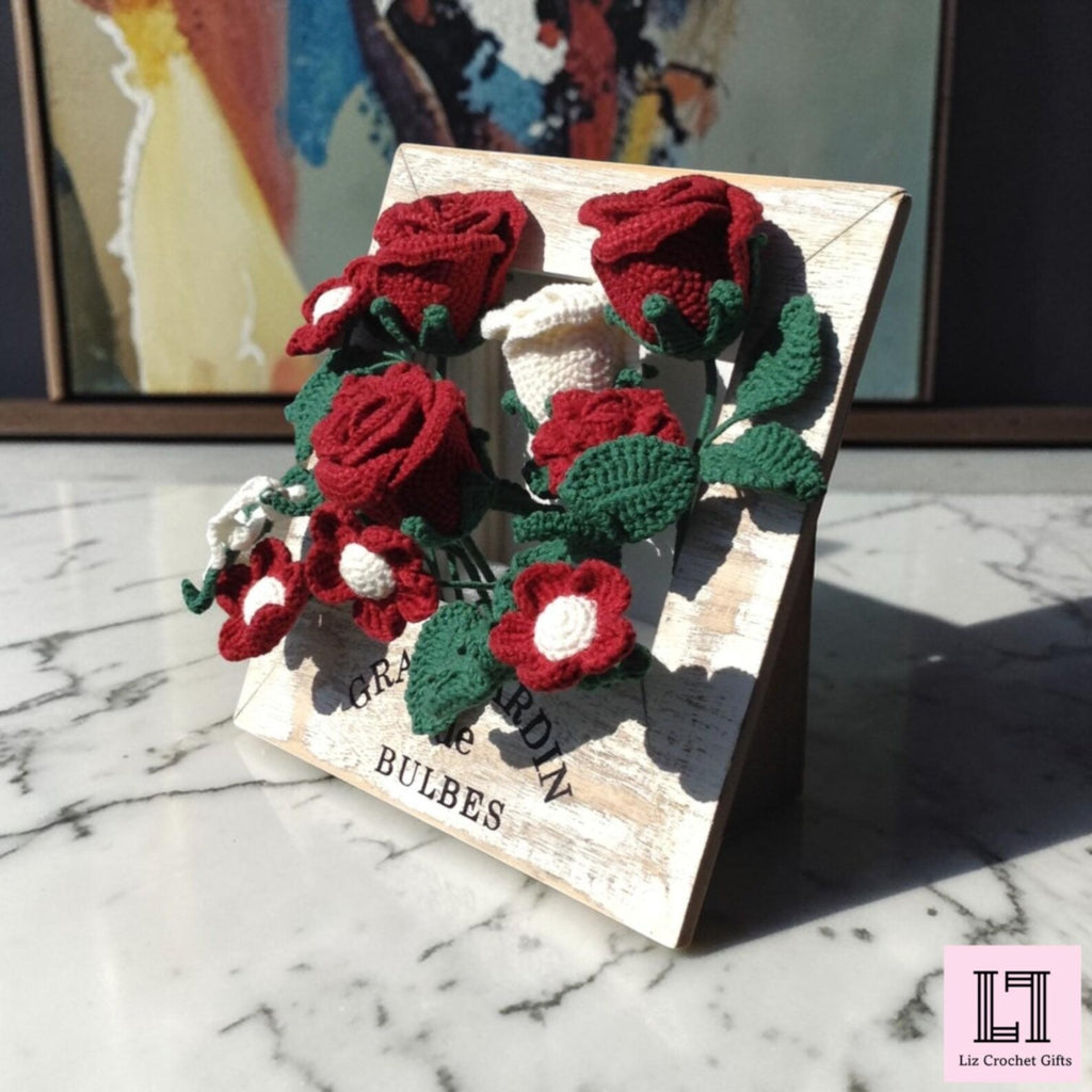 Gehäkeltes Blumenarrangement Rose
