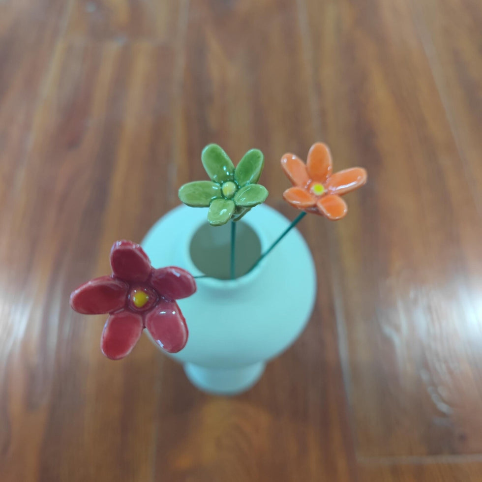 Handgemachte Keramikblume