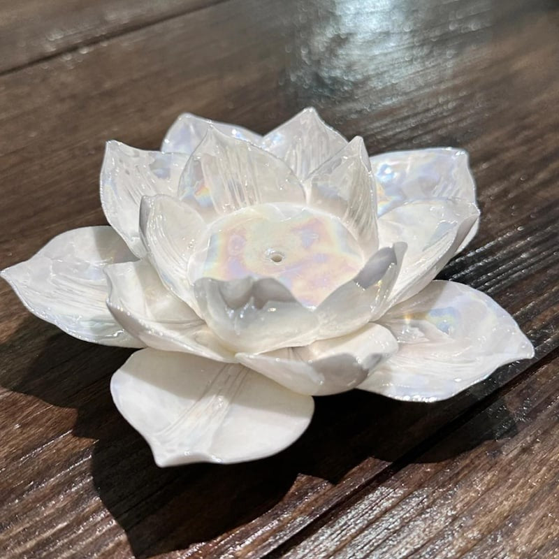 Handgemachter Keramik-Räucherstäbchenhalter Lotus