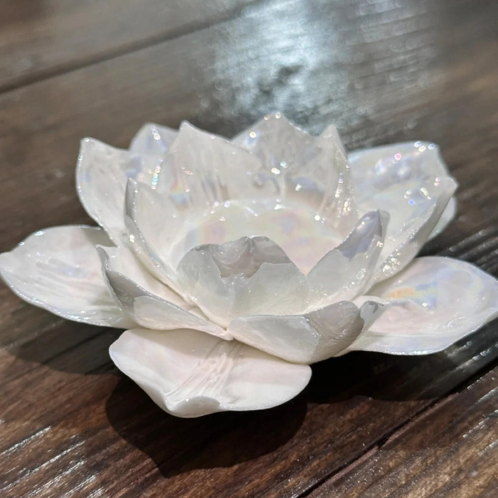 Handgemachter Keramik-Räucherstäbchenhalter Lotus
