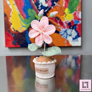 Personalisierte gehäkelte Blume im Topf mit Anhänger