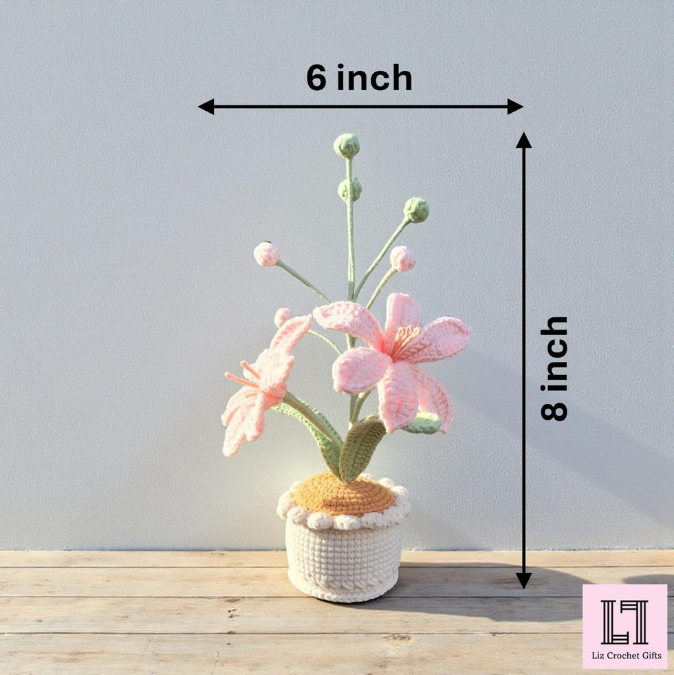 Personalisierte gehäkelte Blume im Topf mit Anhänger