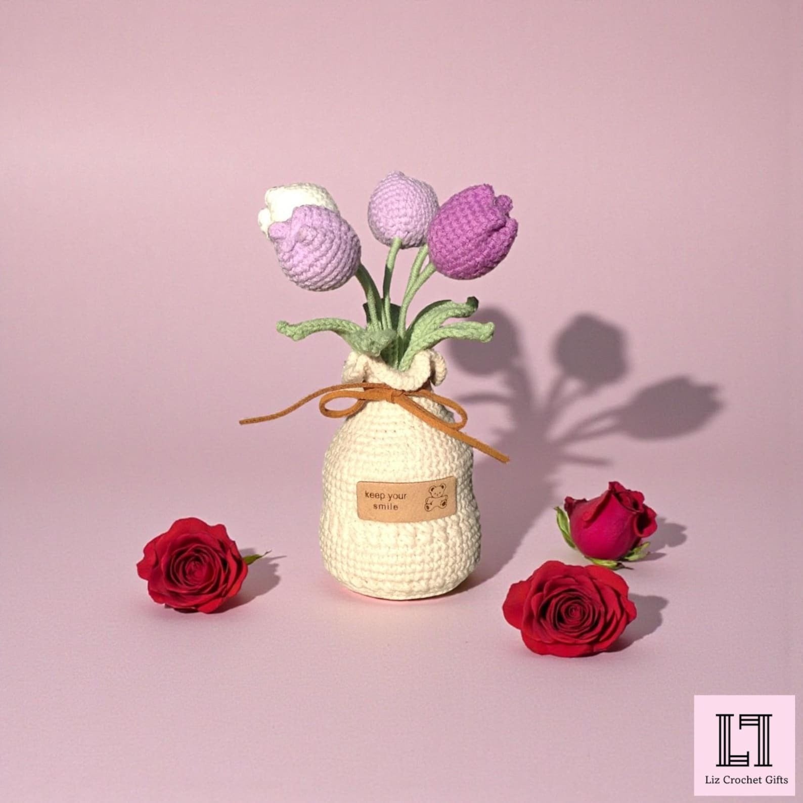 Personalisierter gehäkelter Blumenstrauß Tulpe mit Anhänger