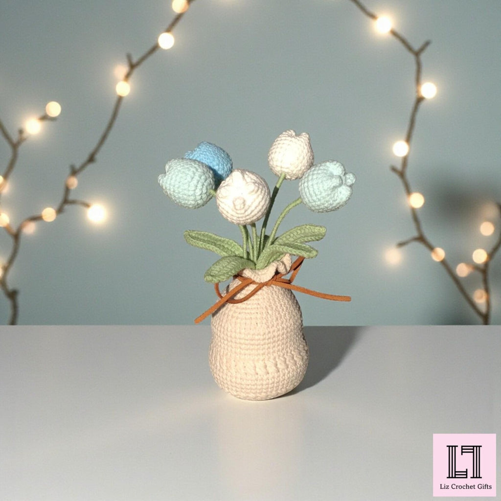 Personalisierter gehäkelter Blumenstrauß Tulpe mit Anhänger