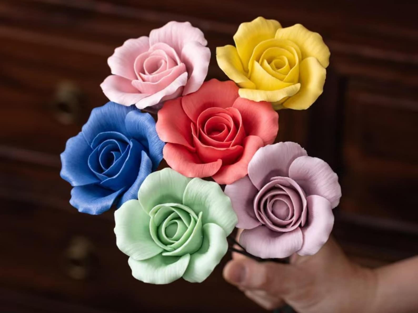 Handgemachter Keramik-Blumenstrauß Rose